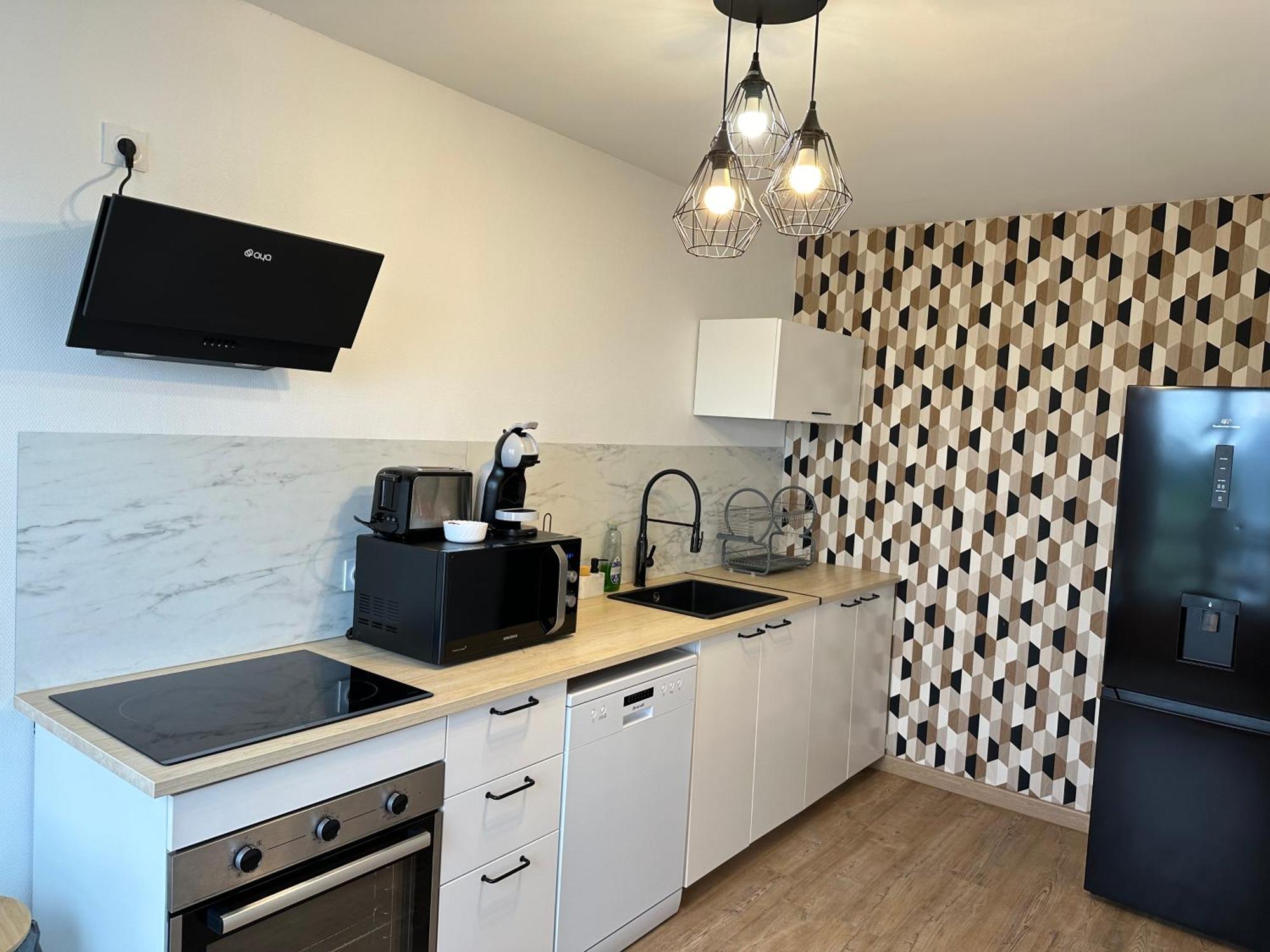 Le Grand Parc 13 - 2 Chambres - Wifi - Parking Châteauroux Eksteriør billede