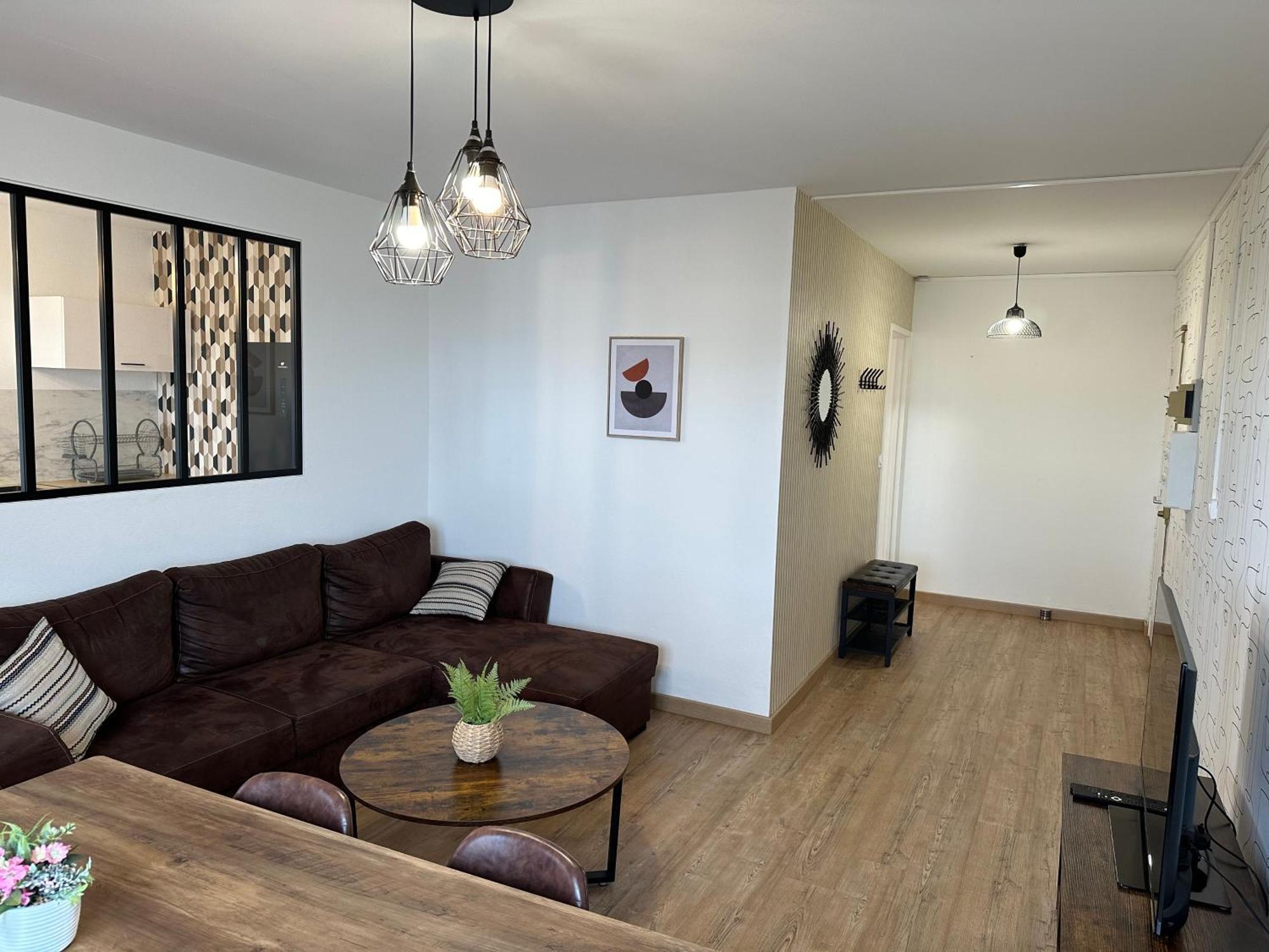 Le Grand Parc 13 - 2 Chambres - Wifi - Parking Châteauroux Eksteriør billede